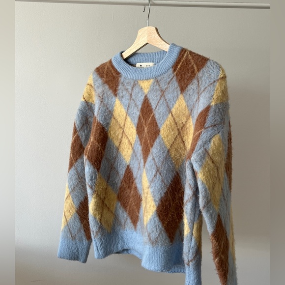 Fuzzy argyle sweater - Picture 1 of 5